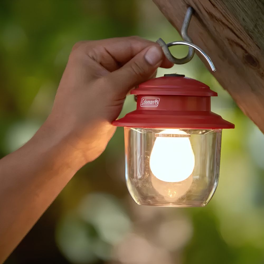 LINTERNA LED ROJA 300 LUM COLEMAN