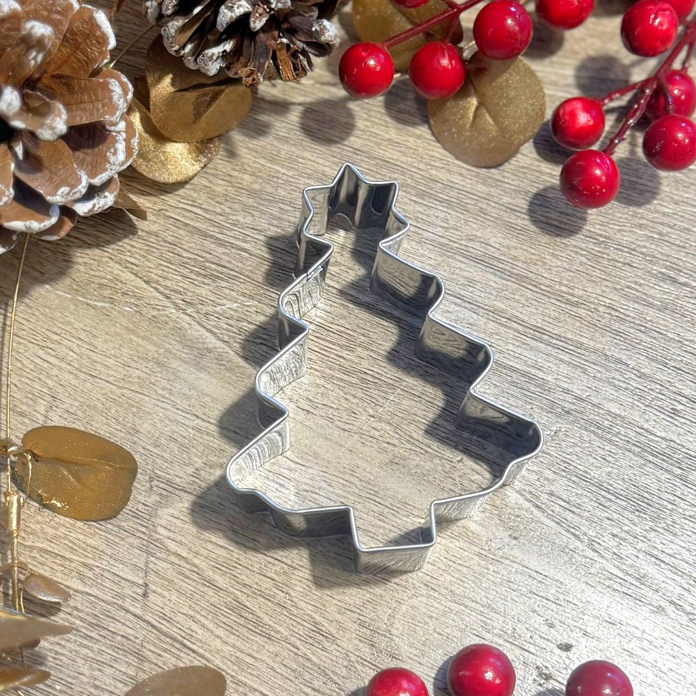 CORTA GALLETA ARBOL NAVIDAD E 7X9 CM A046