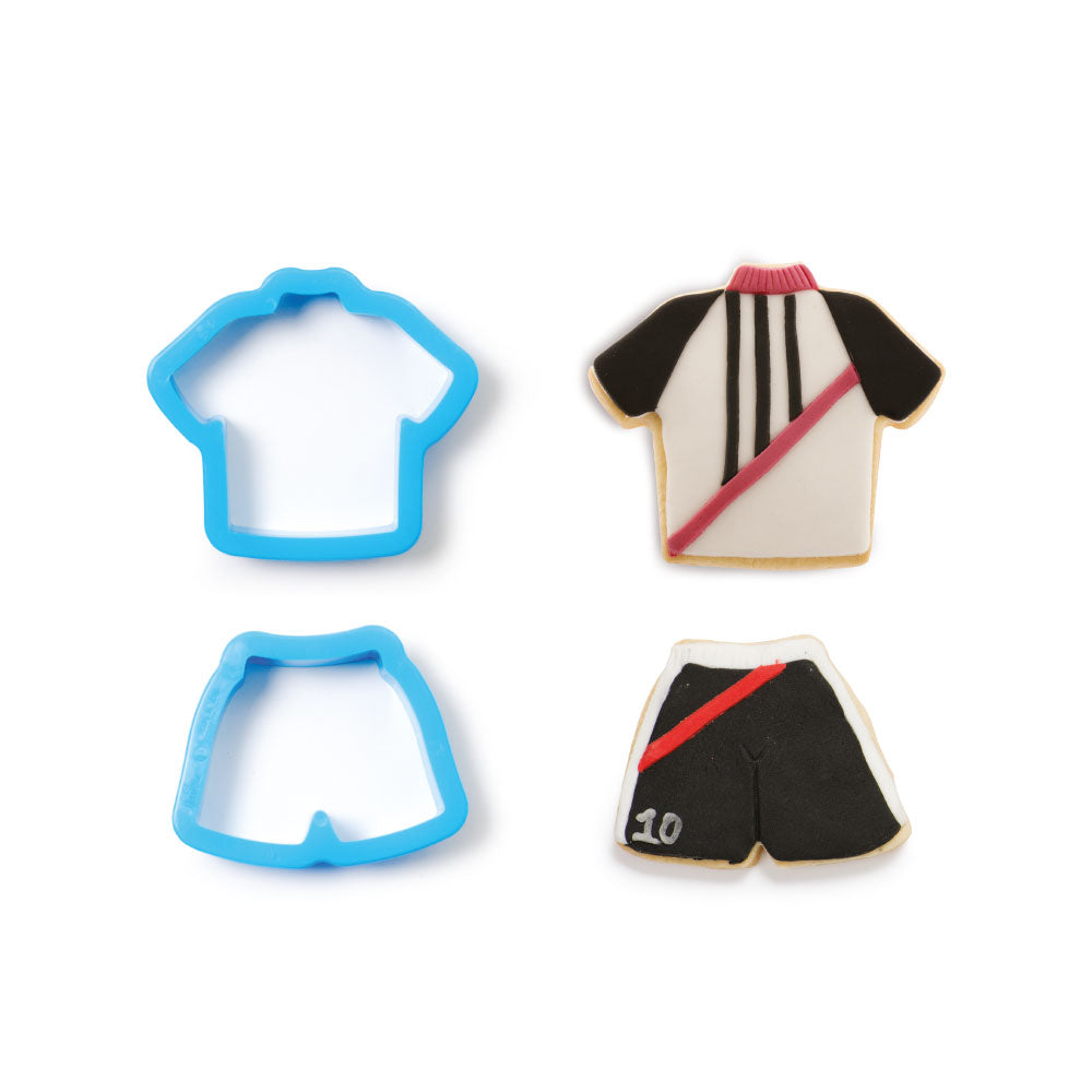 SET 2 CORTA GALLETA CAMISETA Y SHORT FUTBOL DECORA