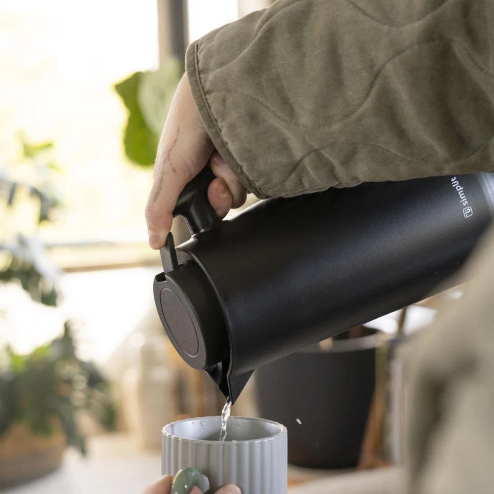 JARRA TERMO LIQUIDO INSULADO 1 LT NEGRO MANGO MADERA SIMPLIT